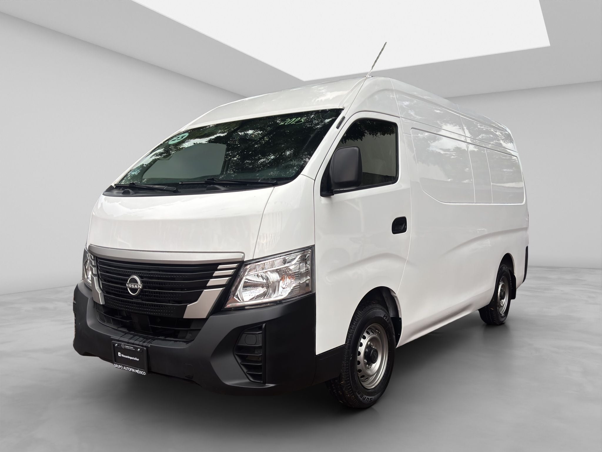 2023 Nissan URVAN 4 PTS AMPLIA TM5 AAC