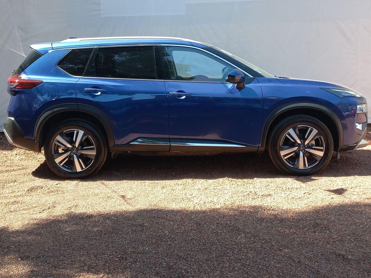 2023 Nissan X-TRAIL PLATINUM 2 FILAS