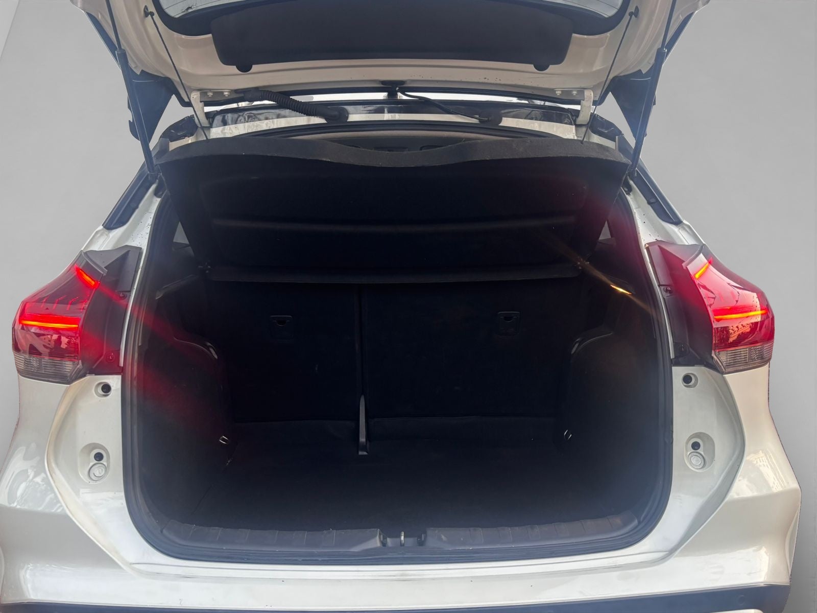 2023 Nissan KICKS 5 PTS E-POWER PLATINUM ELECTA PIEL ADAS RA-17