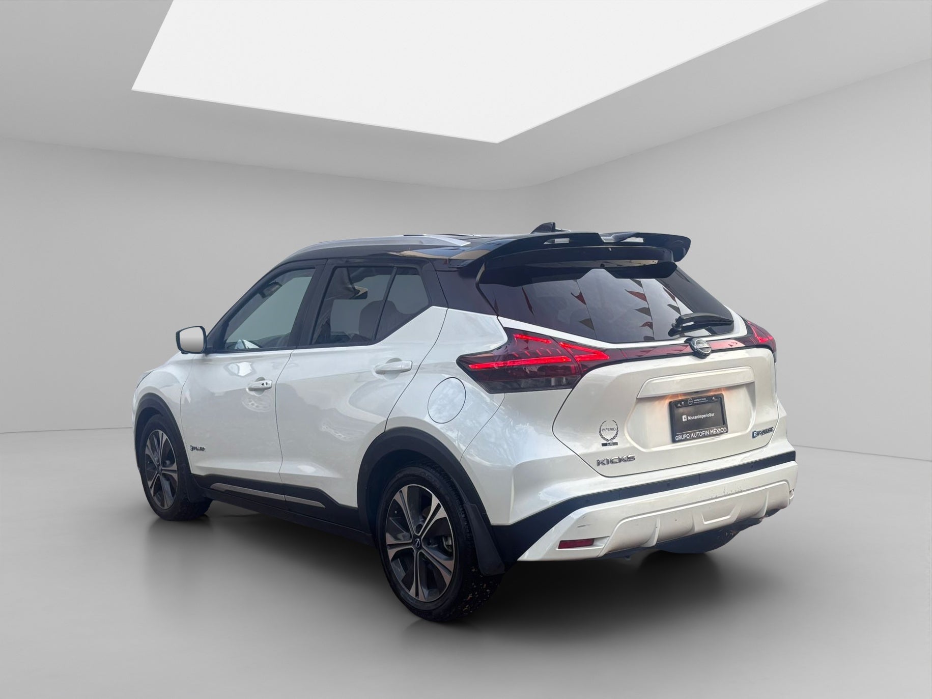 2023 Nissan KICKS 5 PTS E-POWER PLATINUM ELECTA PIEL ADAS RA-17