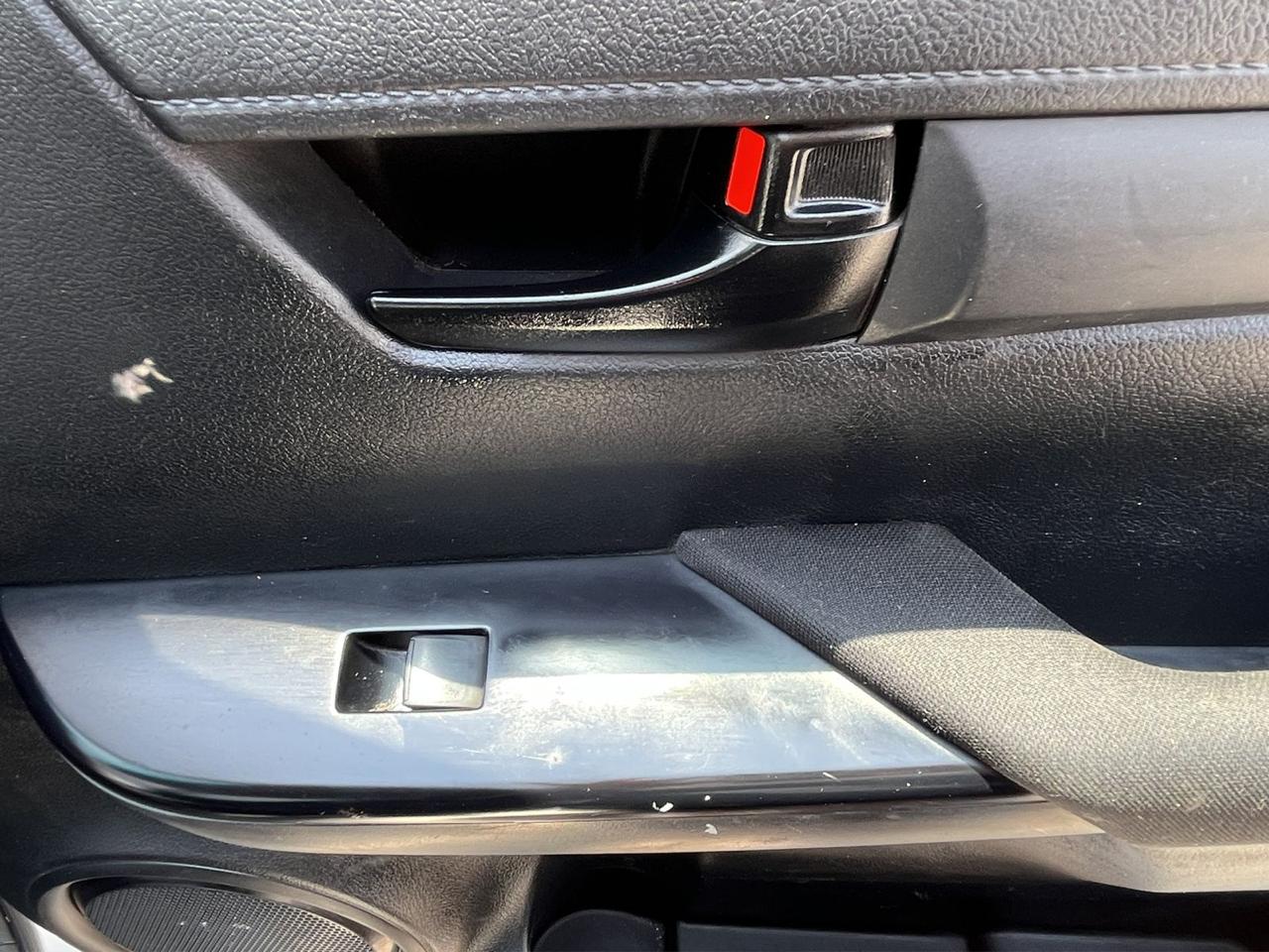 2019 Toyota HILUX 4 PTS DOBLE CAB BASE TM5 AAC VE DEL