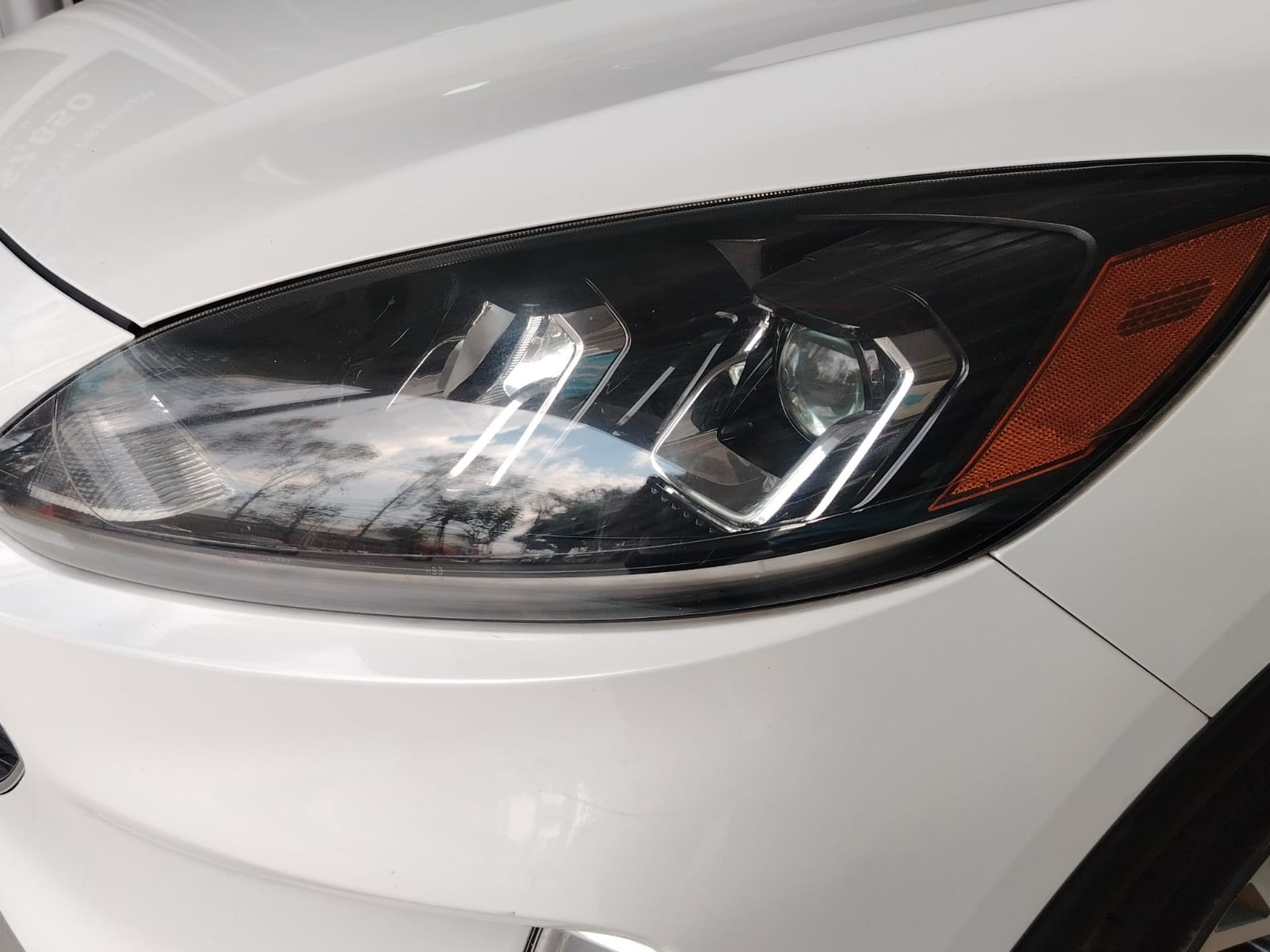 2021 Ford ESCAPE H5B 5 PTS SEL LIMITED HIBRIDO 25L TA F NIEBLA RA-17