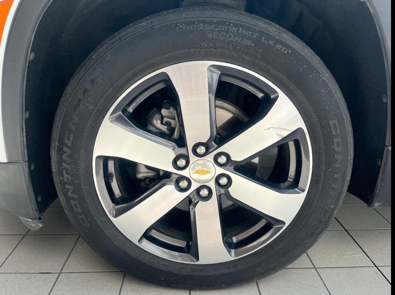 2023 Chevrolet TRAVERSE B 5 PTS LT TA 7 Y 8 PAS AAC AUT PIEL QC XENON RA-20