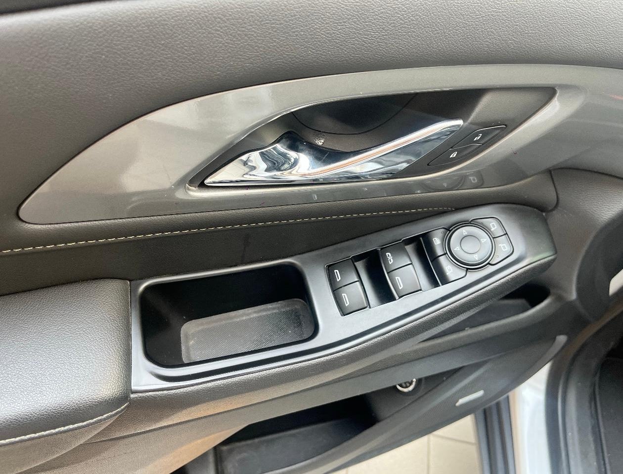 2023 Chevrolet TRAVERSE B 5 PTS LT TA 7 Y 8 PAS AAC AUT PIEL QC XENON RA-20