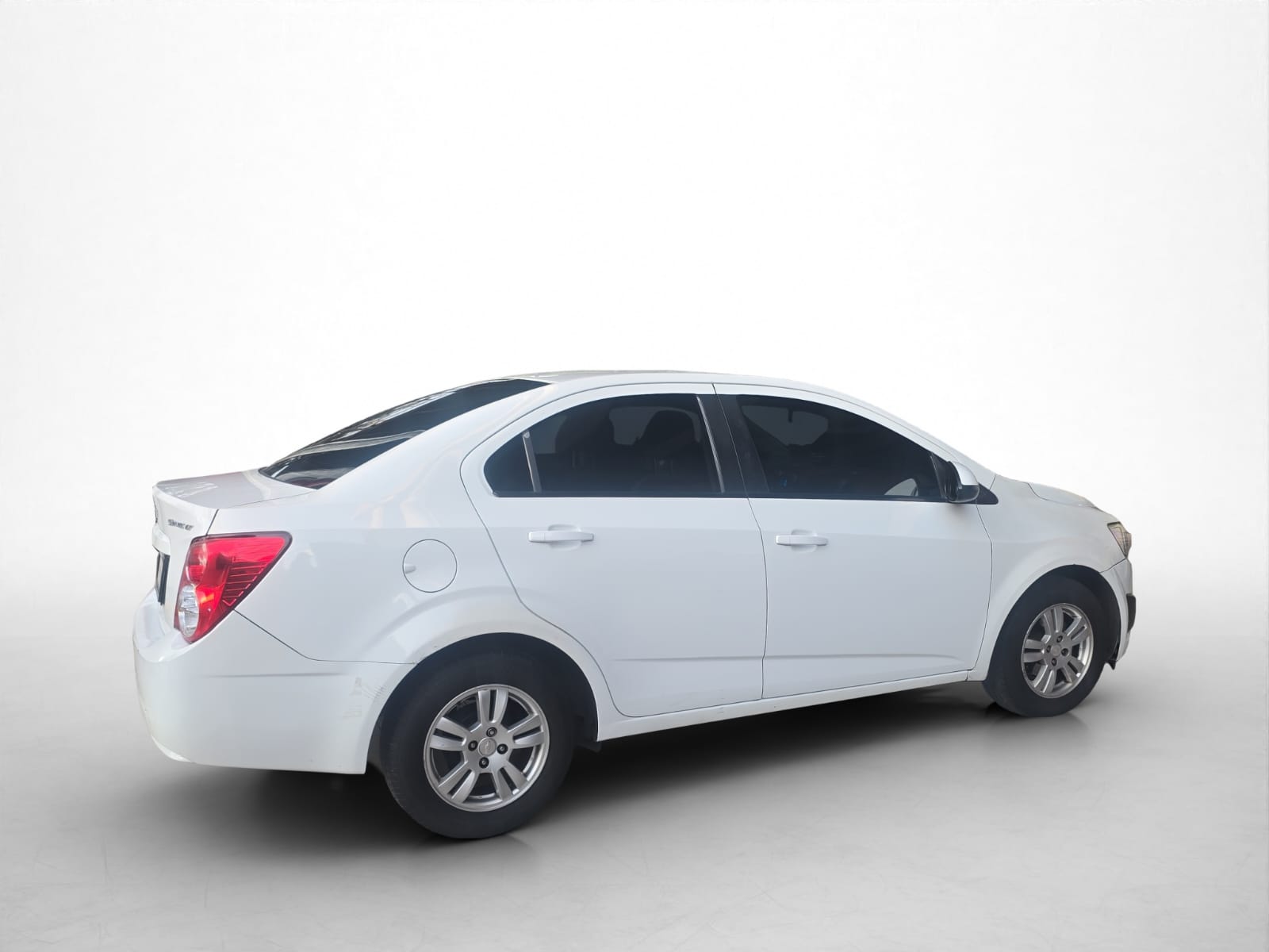 2016 Chevrolet SONIC 5 PTS HB RS 14T TM6 AAC PIEL VE F NIEBLA RA-17