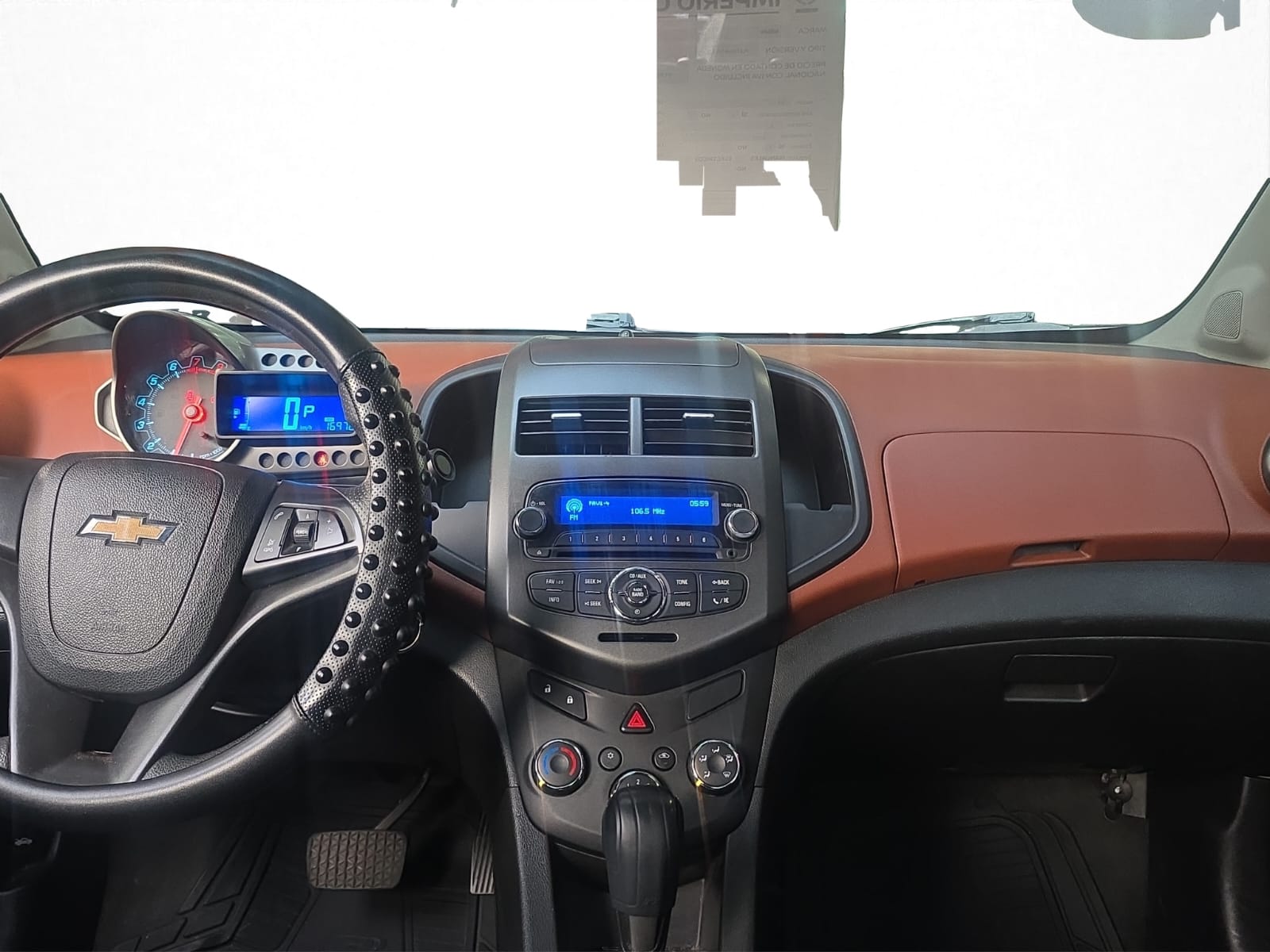 2016 Chevrolet SONIC 5 PTS HB RS 14T TM6 AAC PIEL VE F NIEBLA RA-17