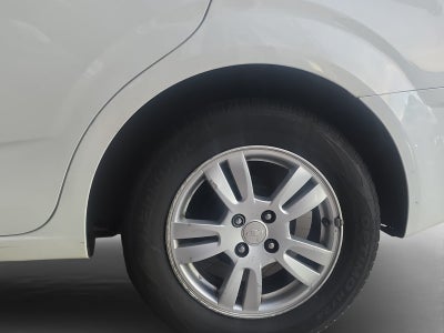 2016 Chevrolet SONIC 5 PTS HB RS 14T TM6 AAC PIEL VE F NIEBLA RA-17