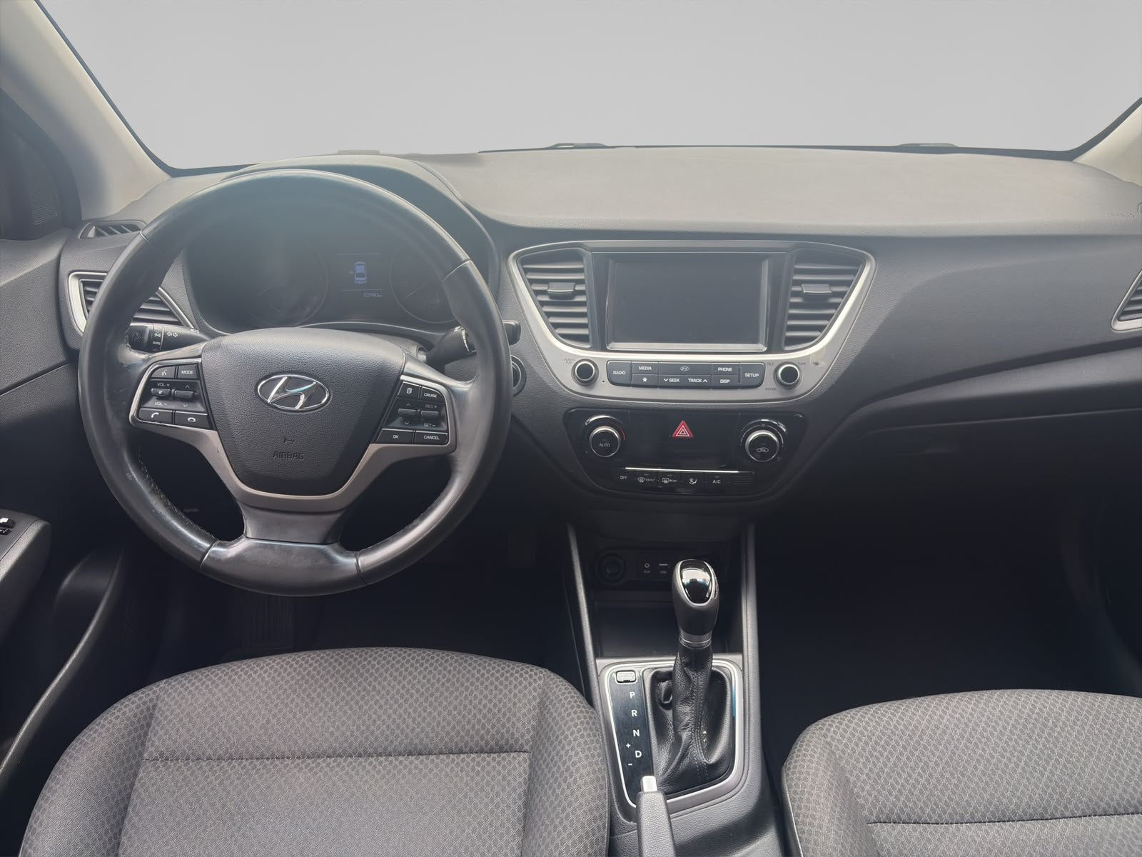 2018 Hyundai ACCENT 4 PTS GLS 16L TA AAC AUT VE PIEL RA-17