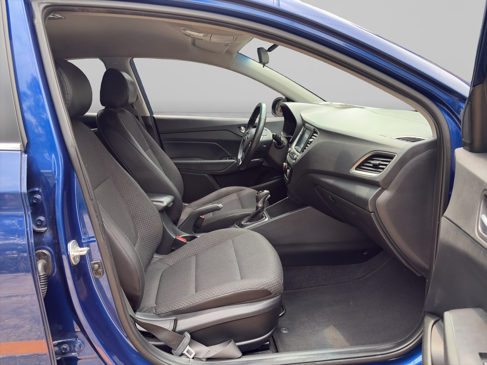 2018 Hyundai ACCENT 4 PTS GLS 16L TA AAC AUT VE PIEL RA-17