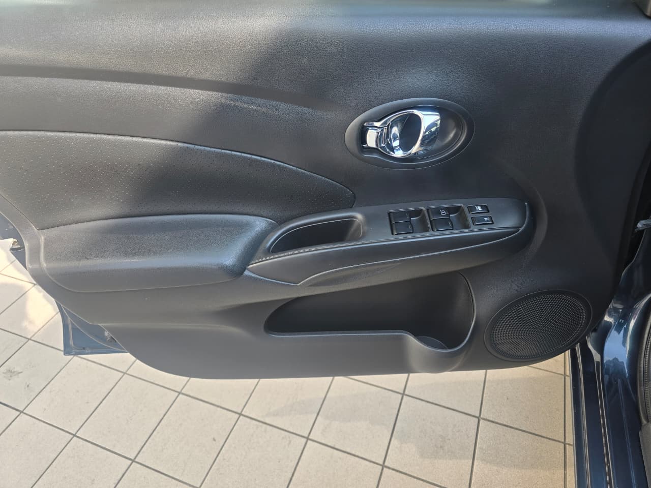 2015 Nissan VERSA 4 PTS EXCLUSIVE TA AAC VE PIEL GPS F NIEBLA RA-15