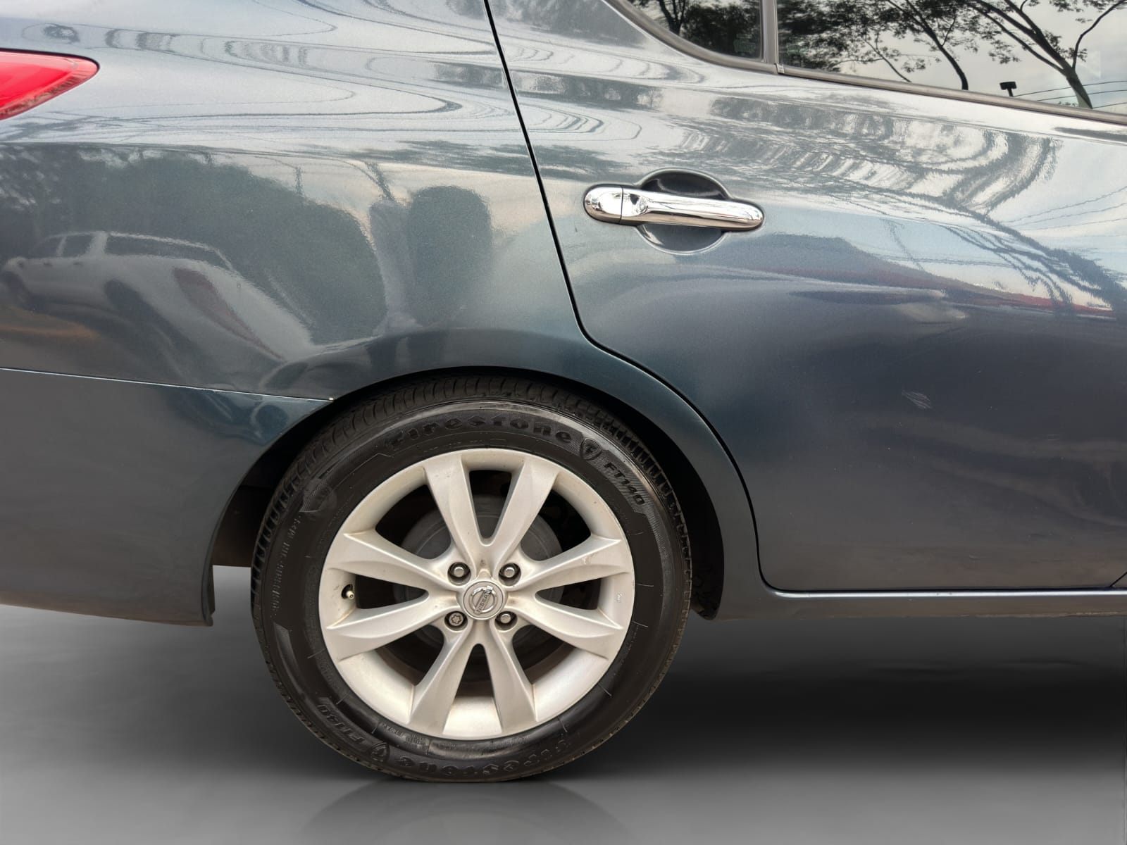 2017 Nissan VERSA 4 PTS ADVANCE TA AAC VE F NIEBLA RA-15