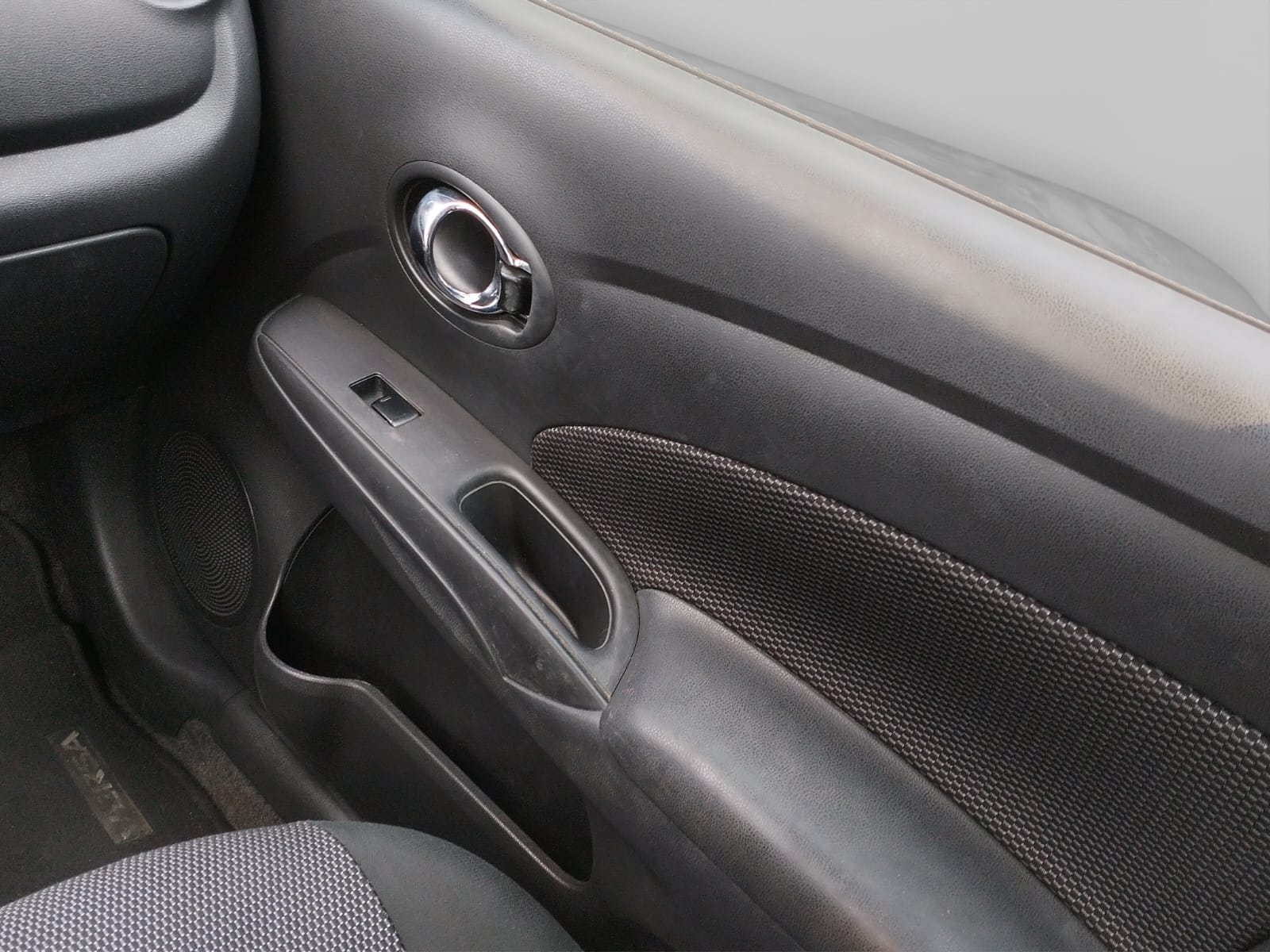 2017 Nissan VERSA 4 PTS ADVANCE TA AAC VE F NIEBLA RA-15