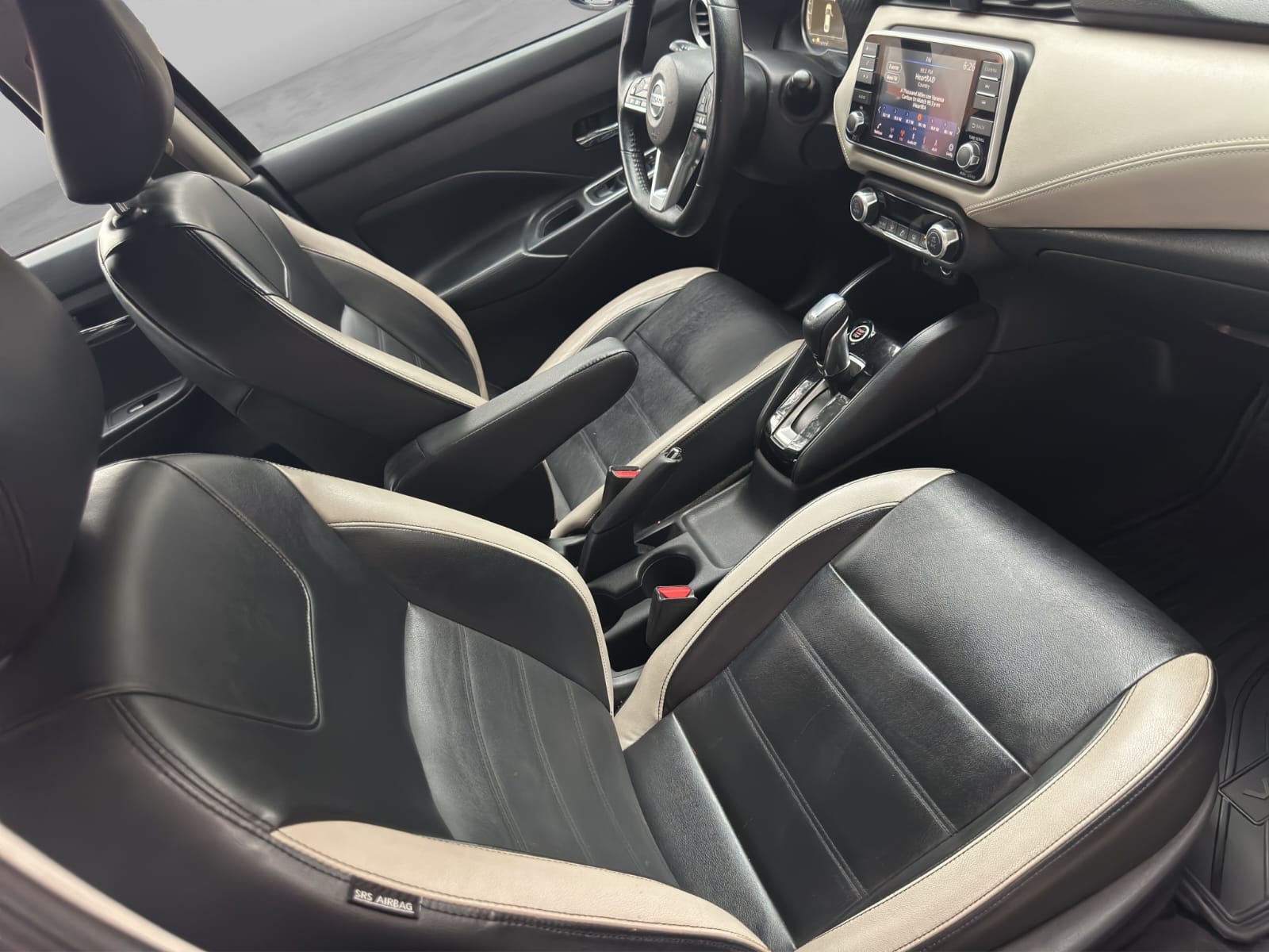 2021 Nissan VERSA 4 PTS EXCLUSIVE CVT AAC AUT VE PIEL GPS F NIEBLA RA-17