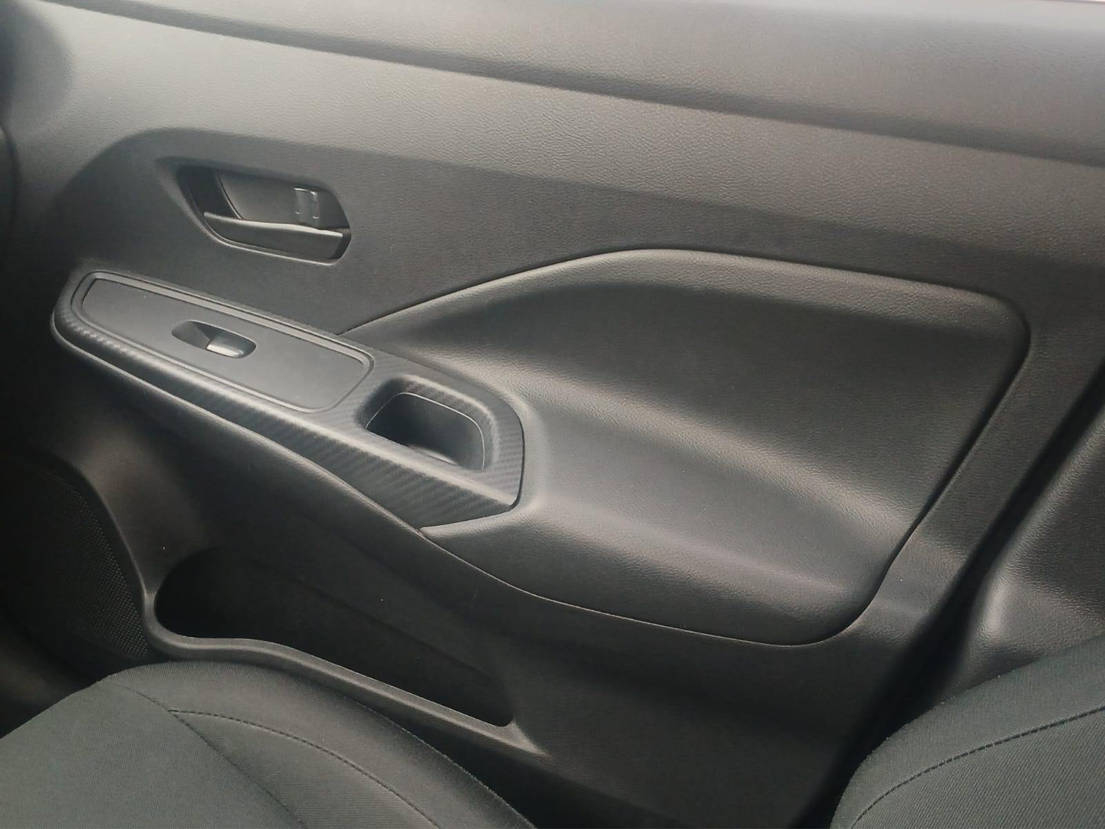 2024 Nissan VERSA 4P SENSE L41.6 AUT