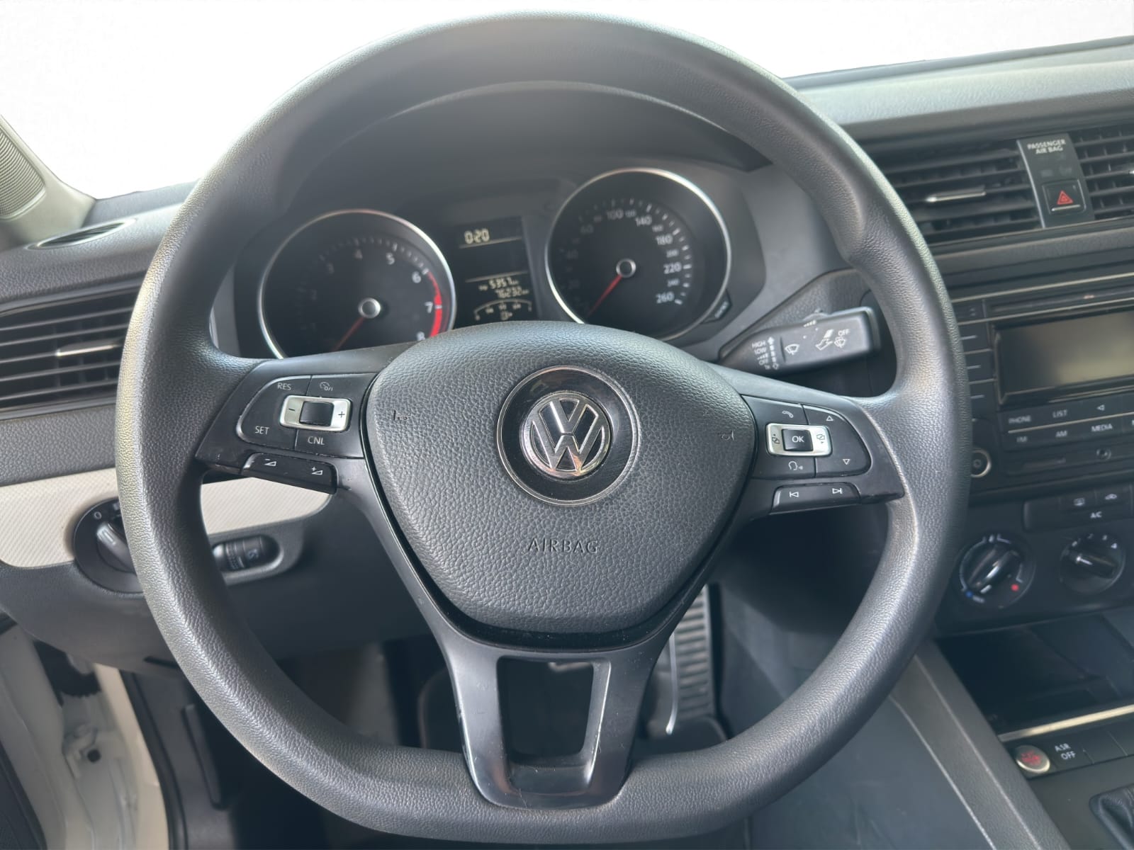 2018 Volkswagen JETTA 4 PTS TRENDLINE TA RA-16