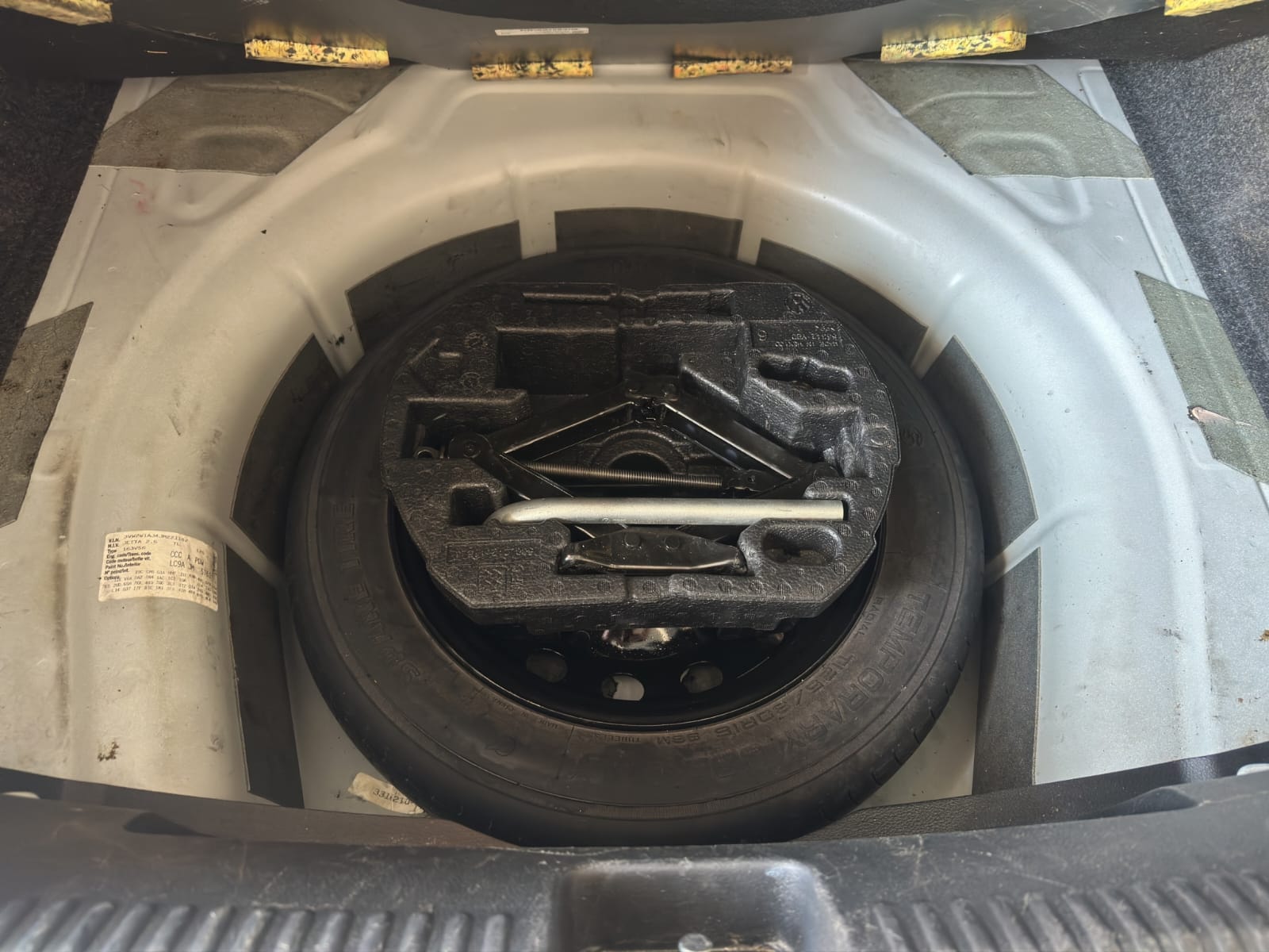 2018 Volkswagen JETTA 4 PTS TRENDLINE TA RA-16