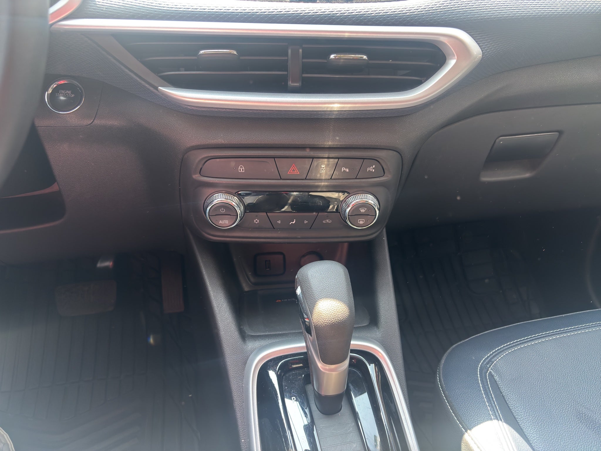 2024 Chevrolet TRACKER 5P PREMIER L31.2T AUT