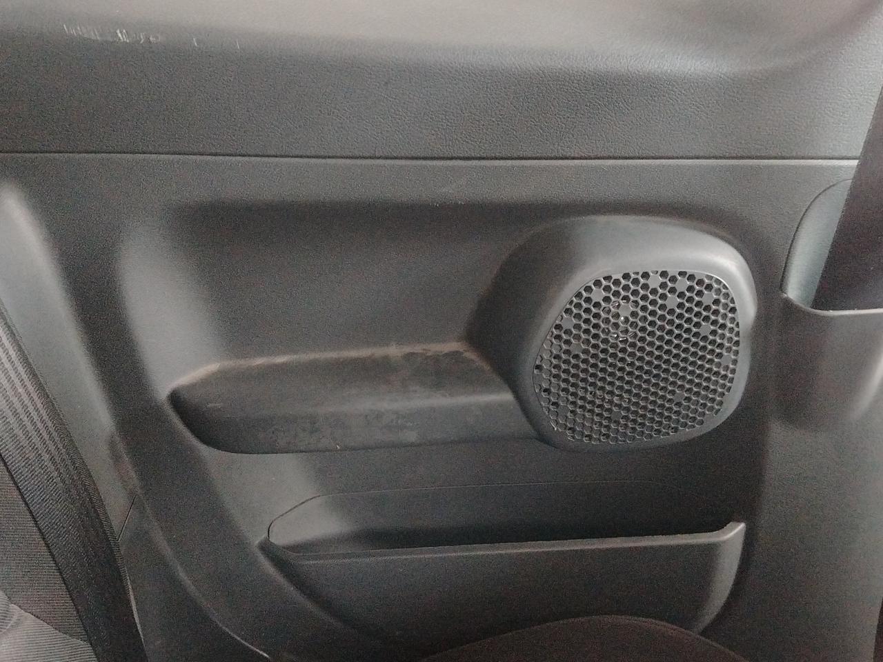 2016 Chrysler 200 4 PTS C 24L TA PIEL GPS RA-19