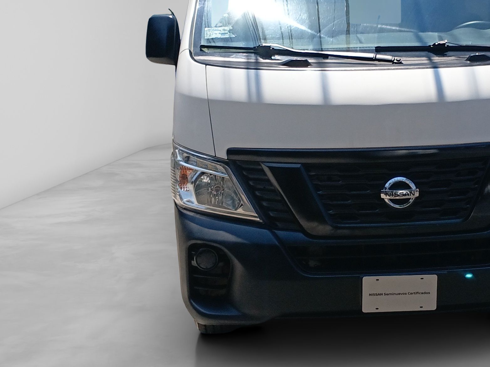 2022 Nissan URVAN 4 PTS AMPLIA VENTANAS TM5