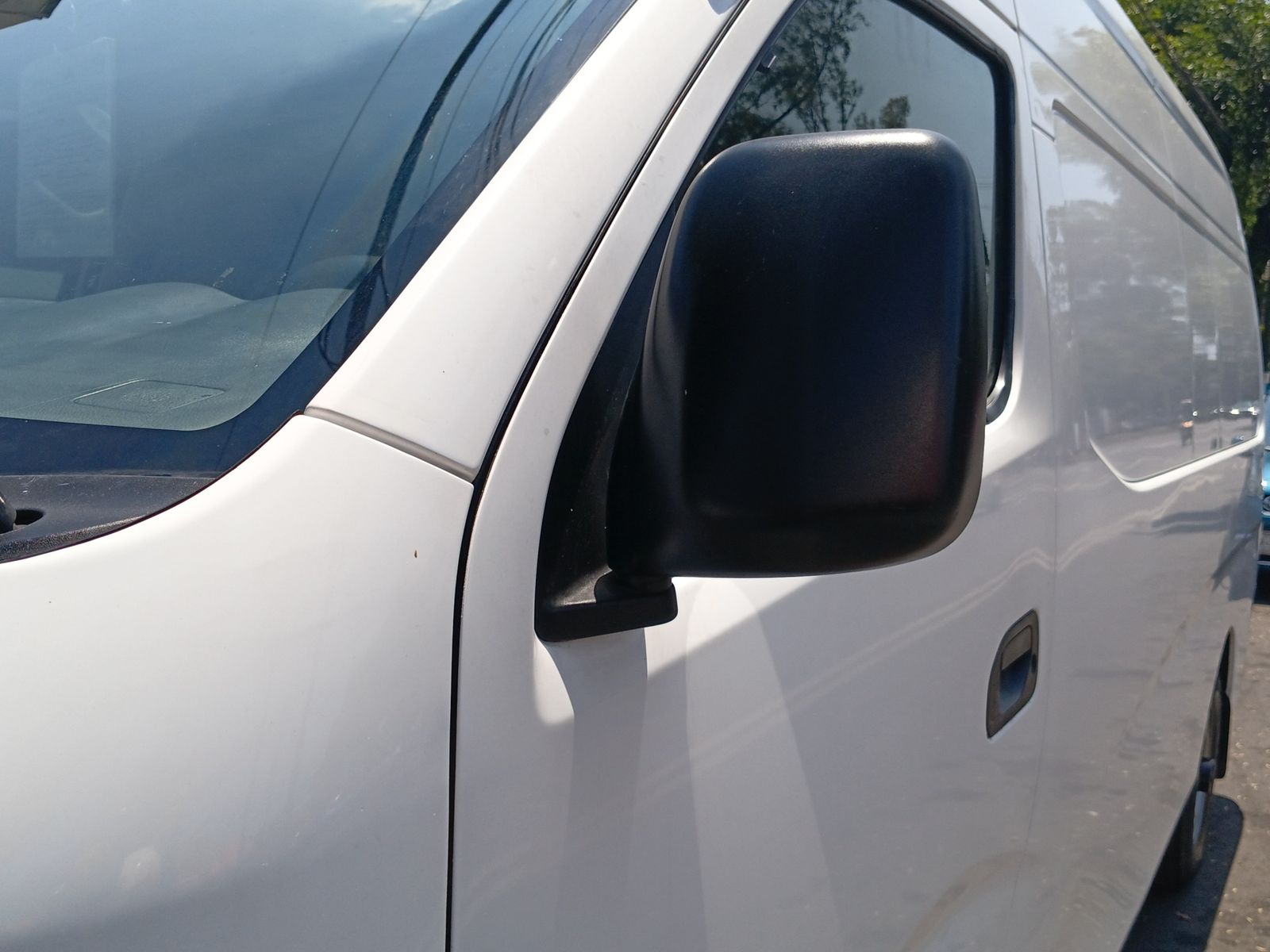 2022 Nissan URVAN 4 PTS AMPLIA VENTANAS TM5