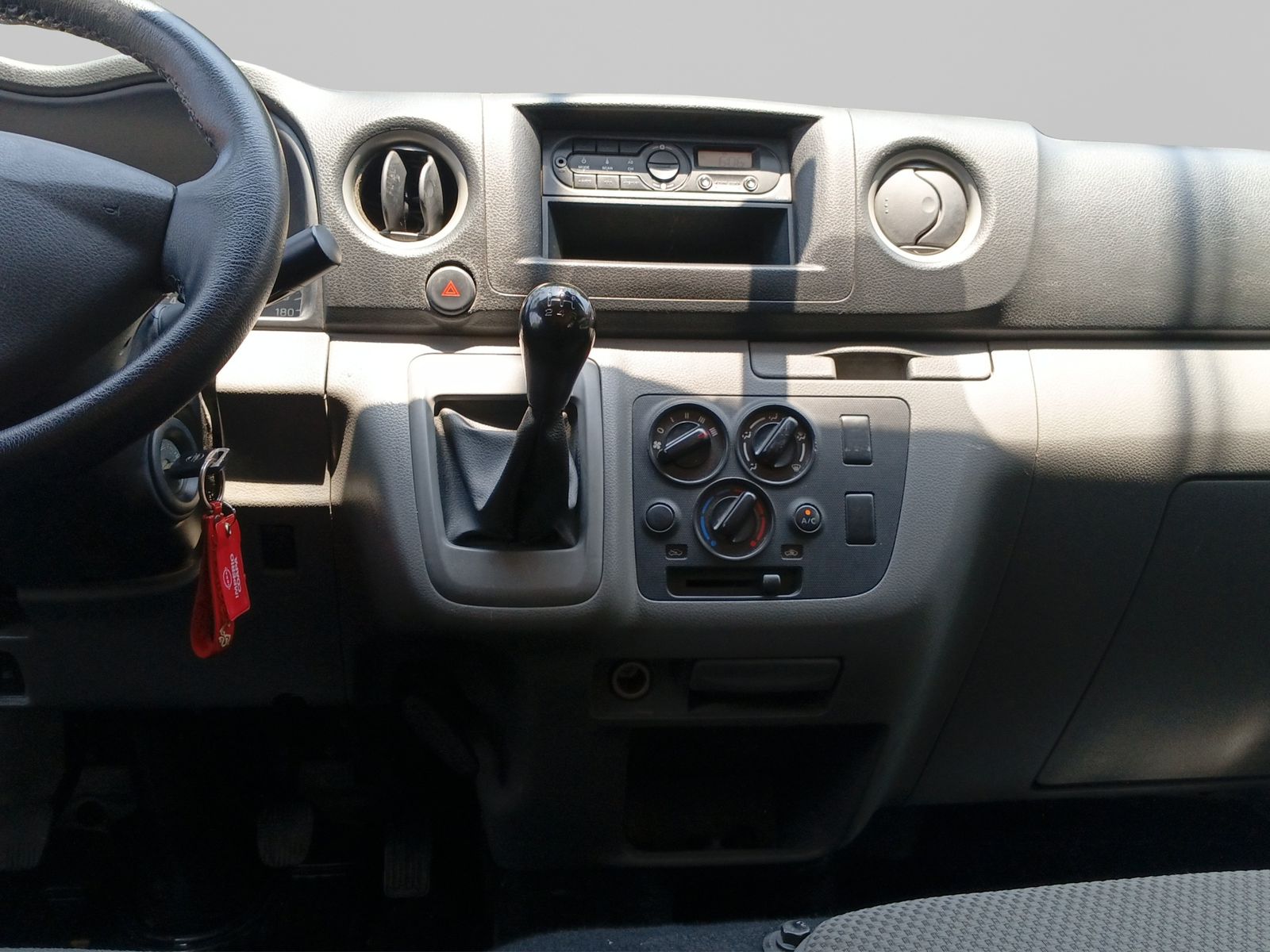2022 Nissan URVAN 4 PTS AMPLIA VENTANAS TM5