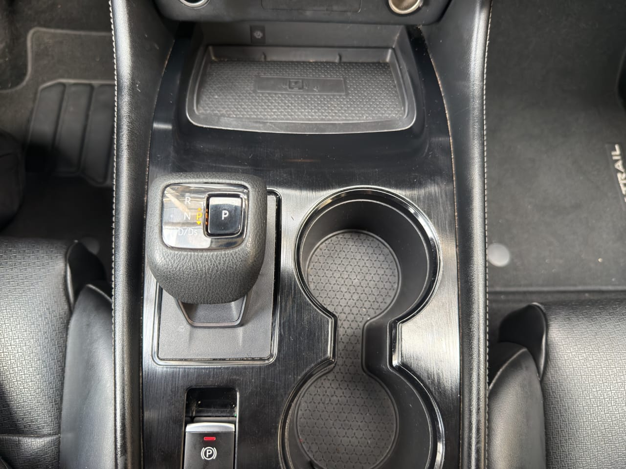 2023 Nissan X-TRAIL PLATINUM 2 FILAS