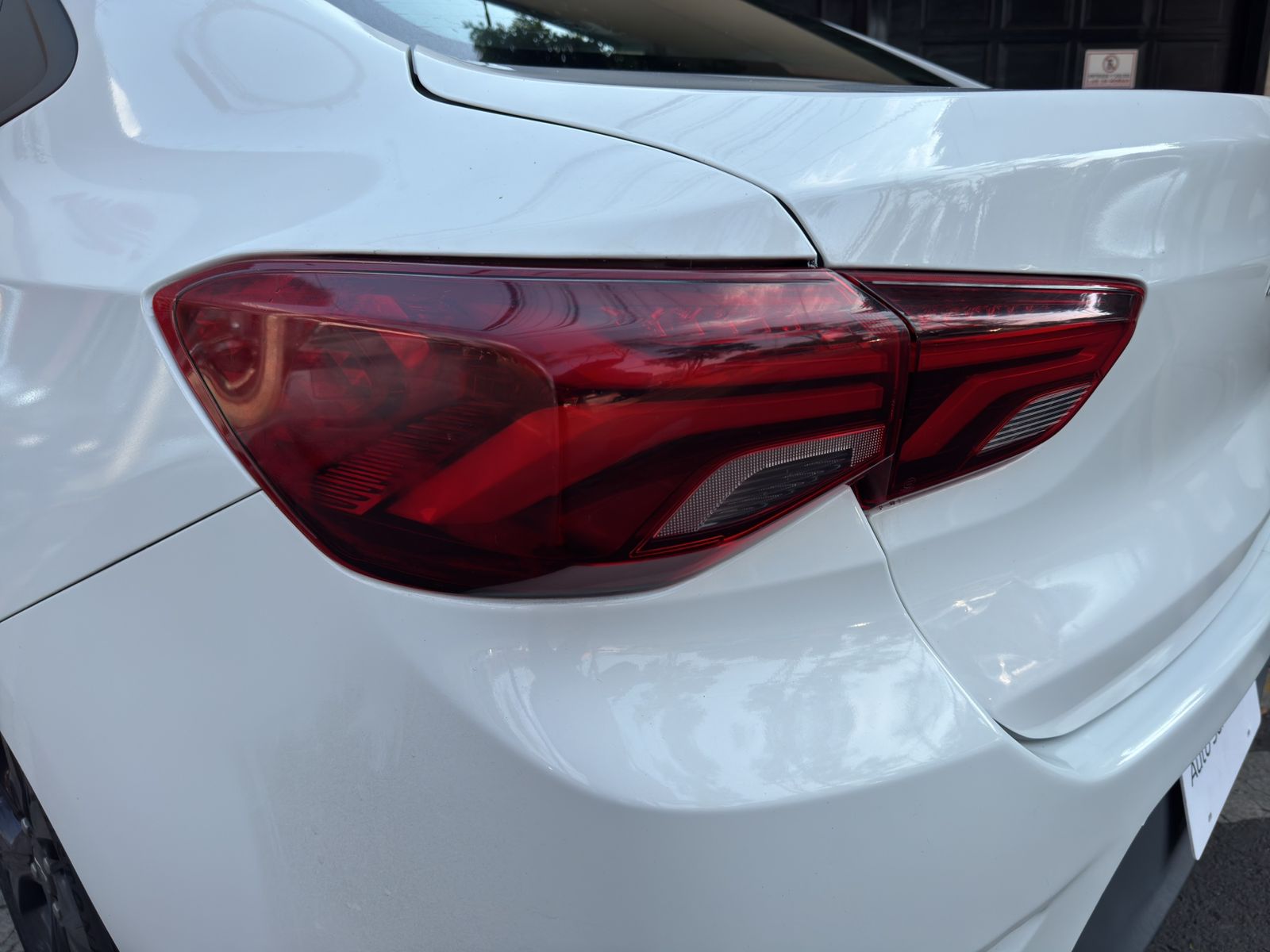 2023 Chevrolet ONIX 4 PTS PREMIER RED LINE 10T TA AAC AUT BA VE F LED QC RA-16